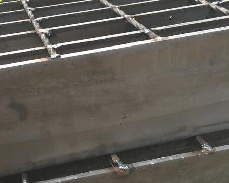 G805/50/100鍍鋅平臺(tái)鋼格柵板價(jià)格 G805/50/100鍍鋅平臺(tái)鋼格柵板價(jià)格