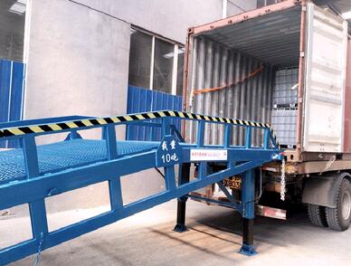 移動式叉車裝卸臺采用鋼格板防水銹蝕「泰江鋼格板」 移動式叉車裝卸臺采用鋼格板防水銹蝕「泰江鋼格板」
