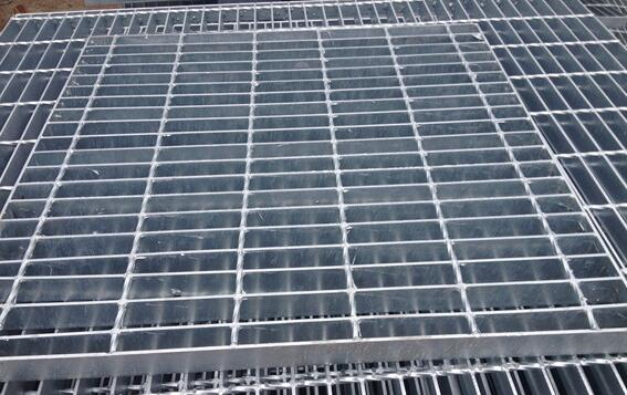 G255/30/100熱鍍鋅鋼格板廣泛用于造船,石化,化工廠 G255/30/100熱鍍鋅鋼格板廣泛用于造船,石化,化工廠